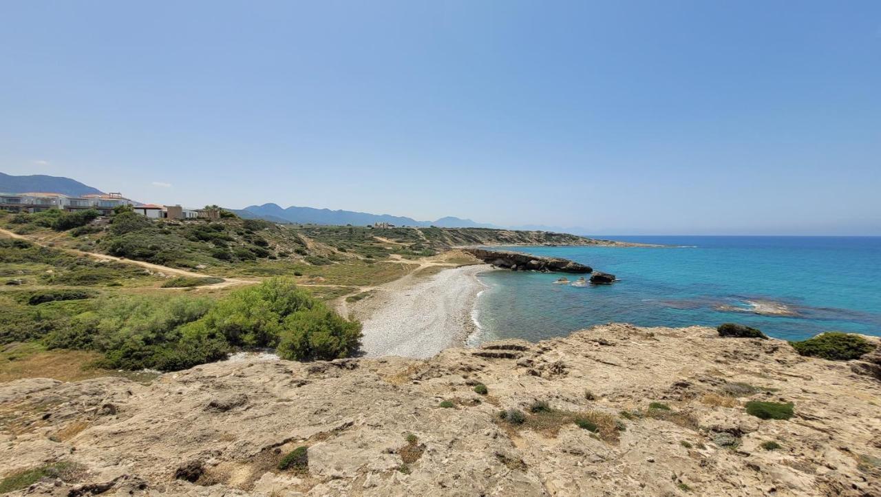 Sea And Mountain View Beachfront Penthouse Yali Exteriör bild