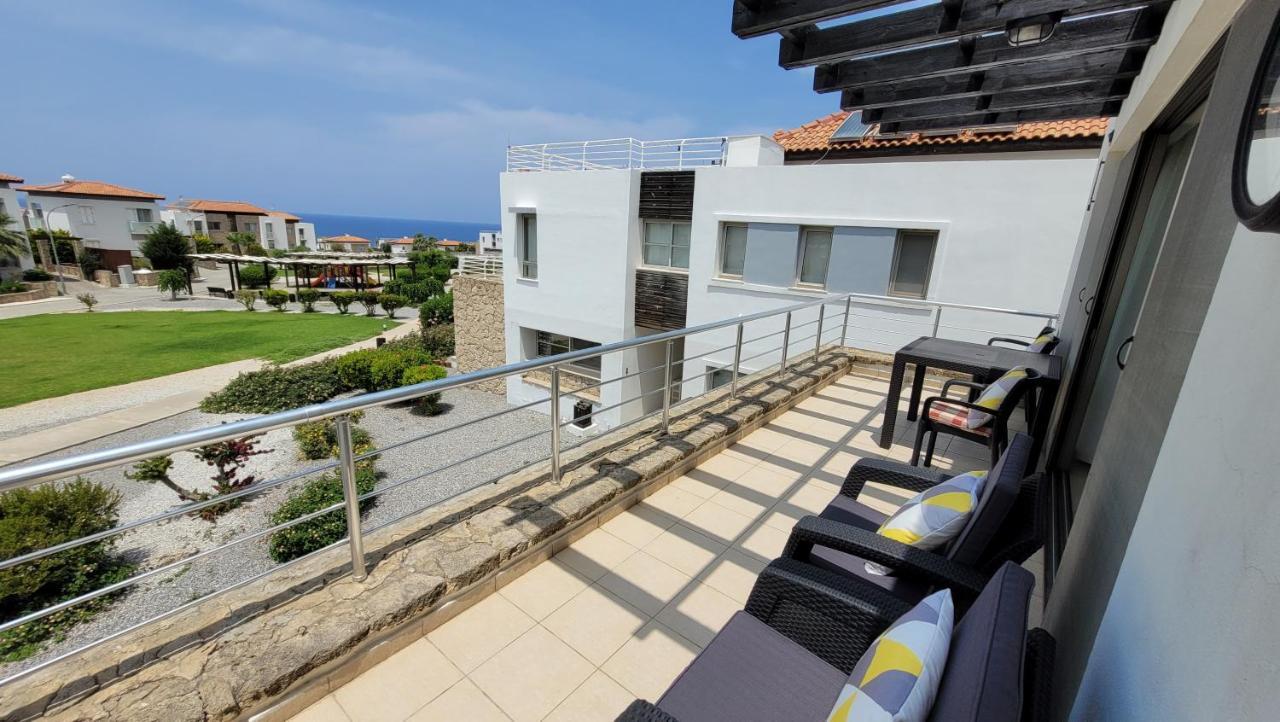 Sea And Mountain View Beachfront Penthouse Yali Exteriör bild
