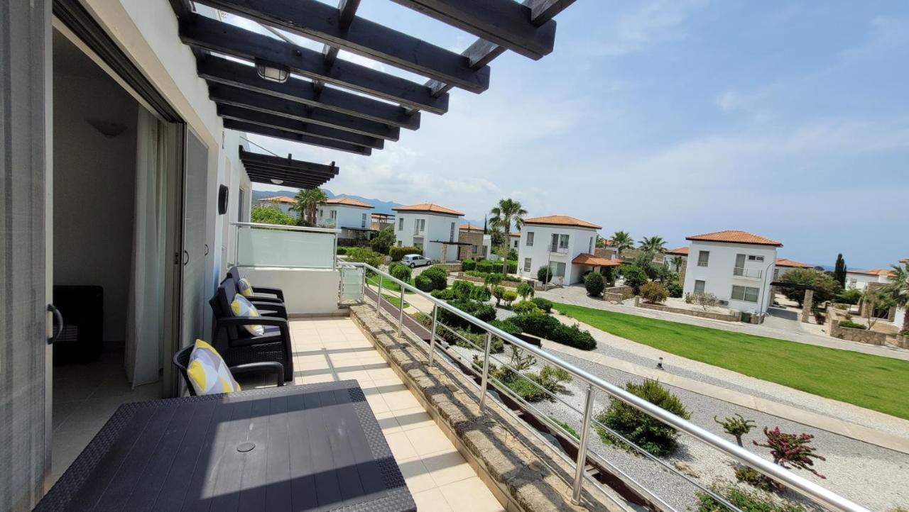 Sea And Mountain View Beachfront Penthouse Yali Exteriör bild