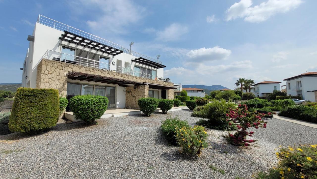 Sea And Mountain View Beachfront Penthouse Yali Exteriör bild