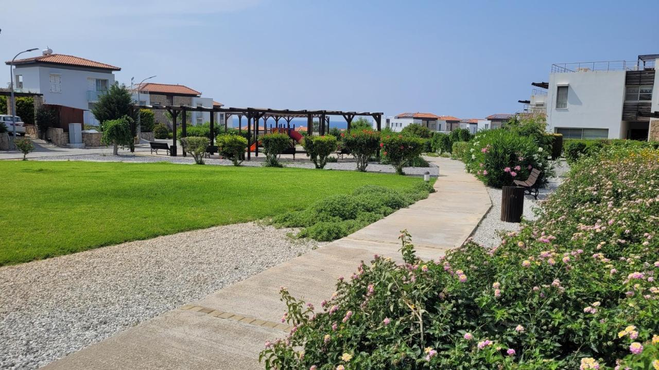 Sea And Mountain View Beachfront Penthouse Yali Exteriör bild