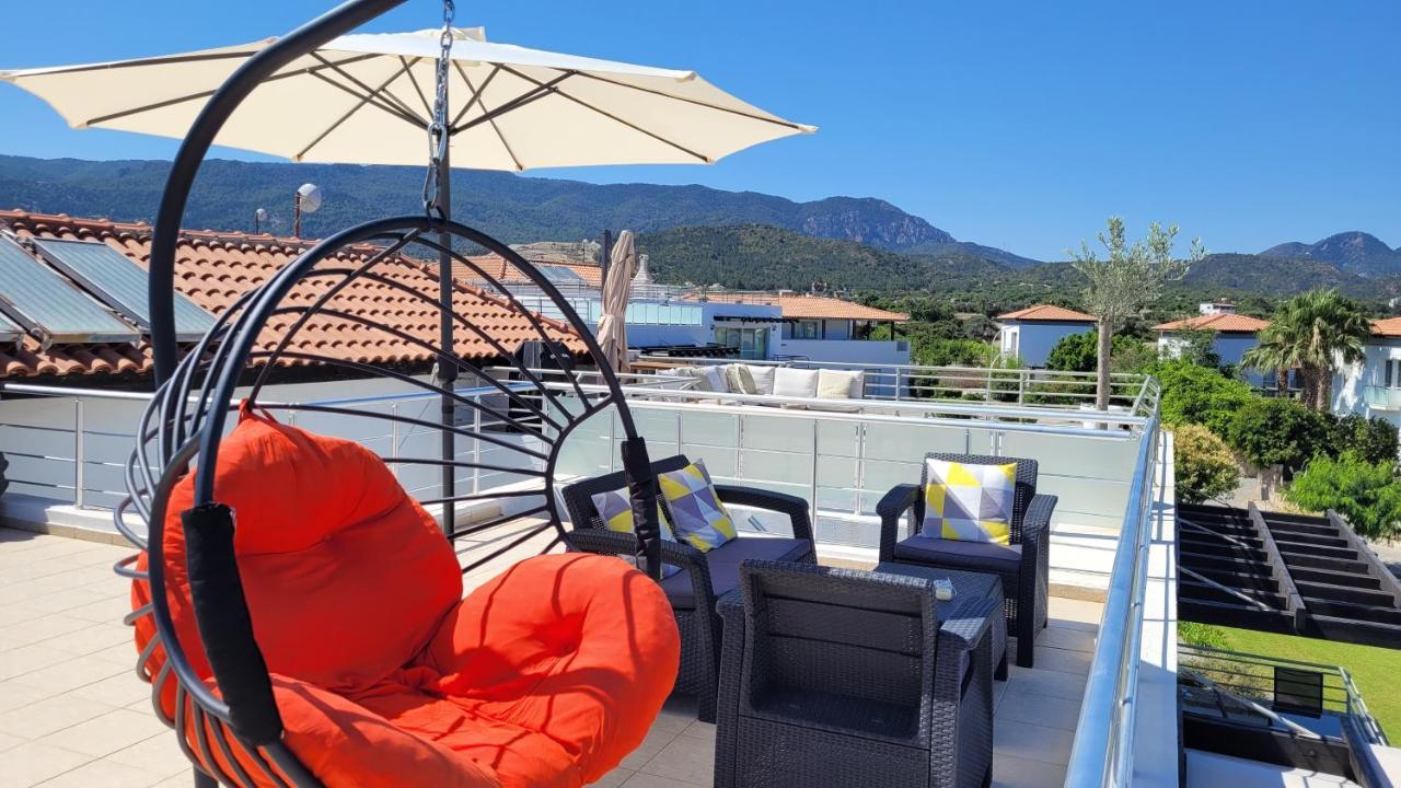 Sea And Mountain View Beachfront Penthouse Yali Exteriör bild